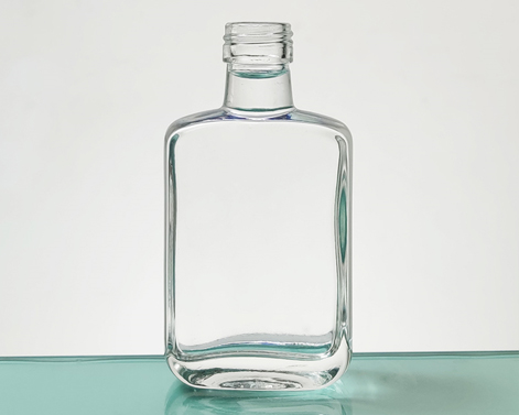 Botella de tequila con frasco rectangular de 100ml